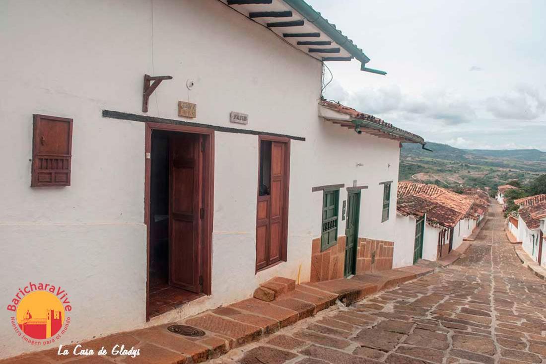 ホテル La Casa De Gladys バリチャラ エクステリア 写真